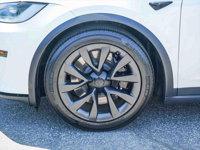 2023 Tesla Model X Standard Range