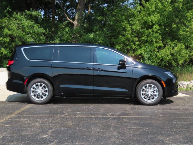 2027 Chrysler Pacifica Select AWD