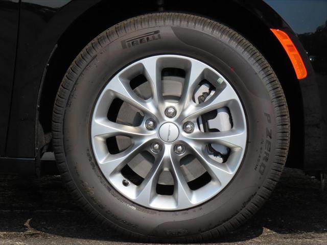 2027 Chrysler Pacifica Select AWD