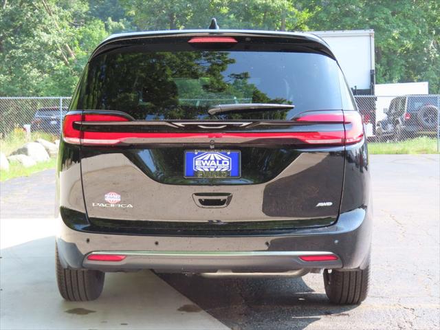 2027 Chrysler Pacifica Select AWD