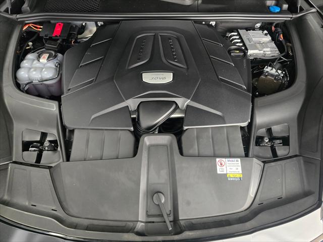 2023 Porsche Cayenne Platinum Edition