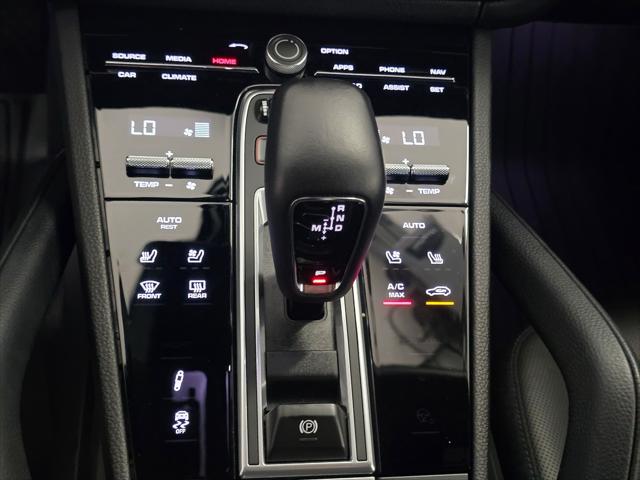2023 Porsche Cayenne Platinum Edition