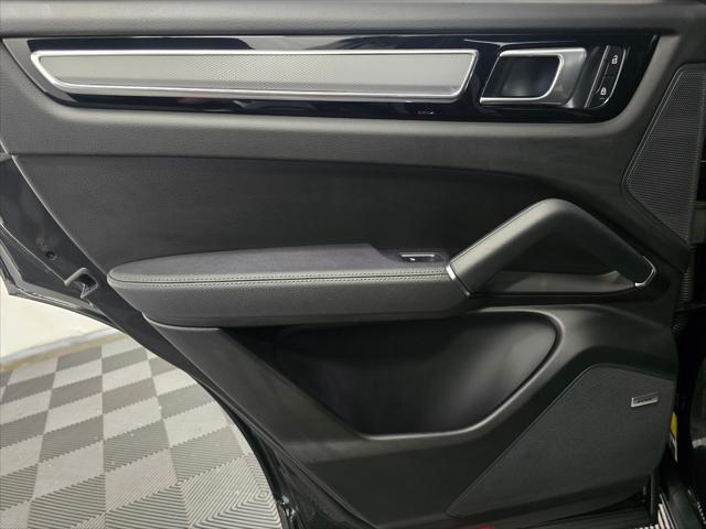2023 Porsche Cayenne Platinum Edition