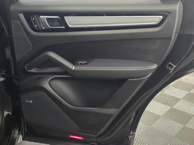2023 Porsche Cayenne Platinum Edition
