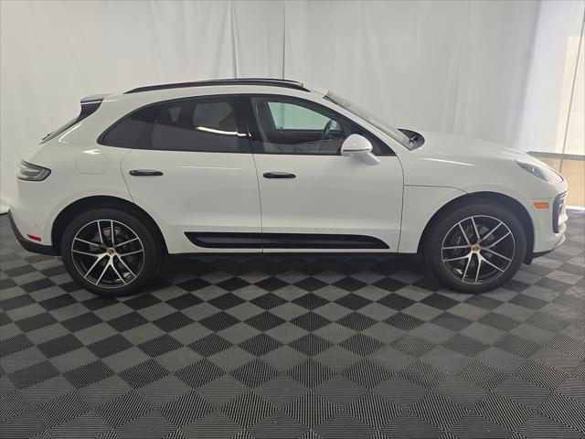 2023 Porsche Macan Unknown