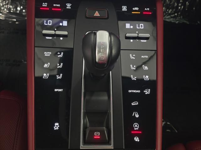 2023 Porsche Macan Unknown