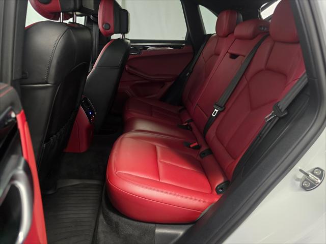 2023 Porsche Macan Unknown