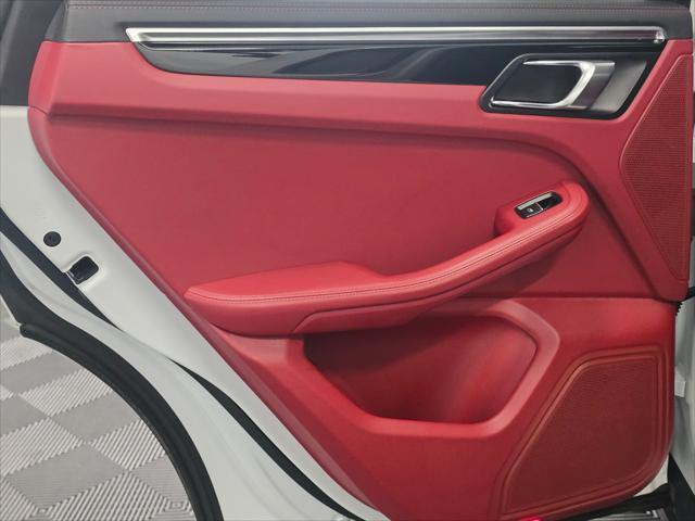 2023 Porsche Macan Unknown