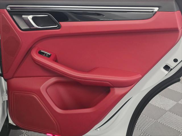 2023 Porsche Macan Unknown