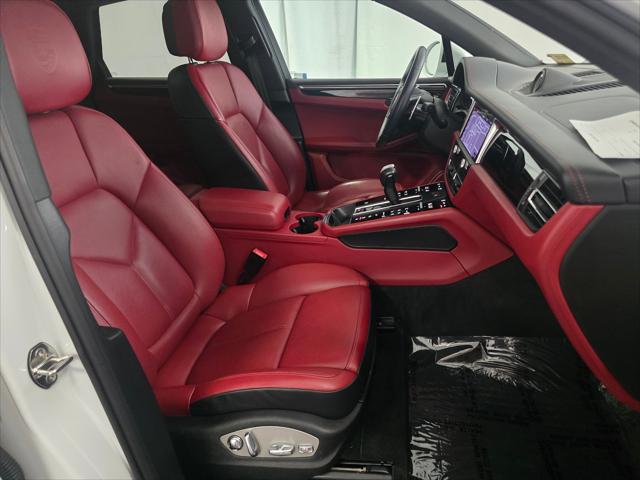 2023 Porsche Macan Unknown
