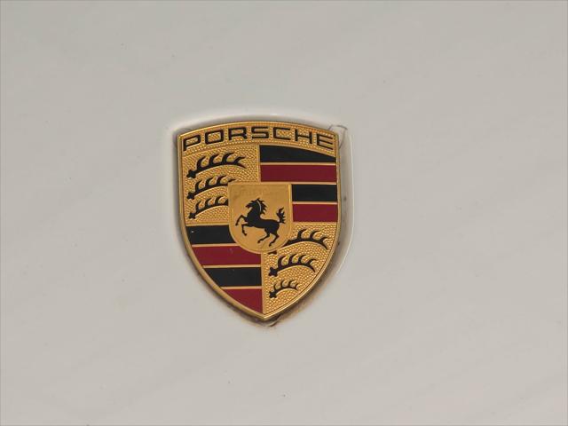 2023 Porsche Macan Unknown