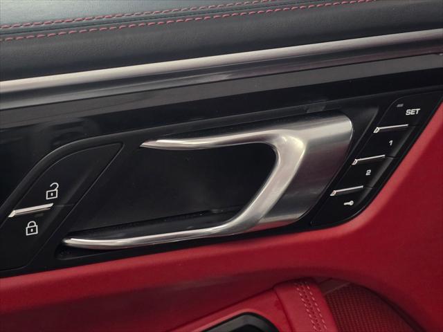 2023 Porsche Macan Unknown
