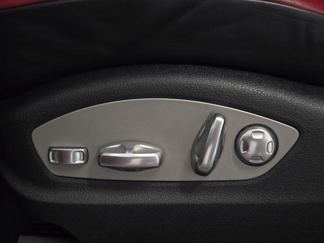 2023 Porsche Macan Unknown