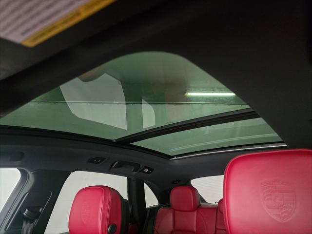 2023 Porsche Macan Unknown