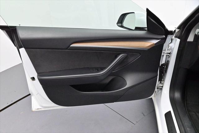 2021 Tesla Model 3 Standard Range Plus Rear-Wheel Drive