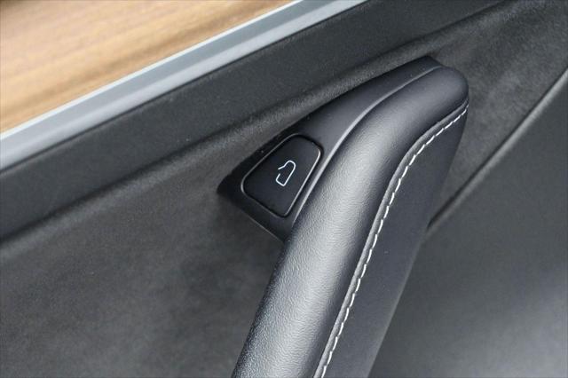 2021 Tesla Model 3 Standard Range Plus Rear-Wheel Drive