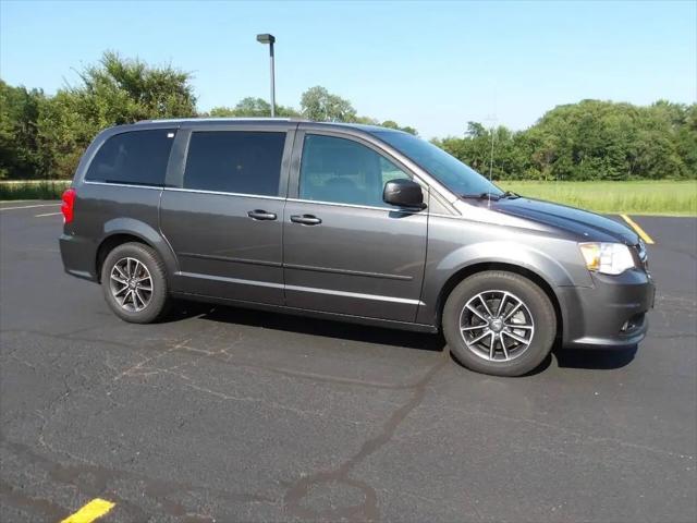 2017 Dodge Grand Caravan SXT for sale in Tremont, IL