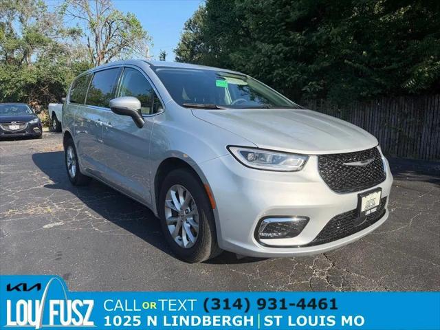 2023 Chrysler Pacifica Touring L AWD for sale in St. Louis, MO