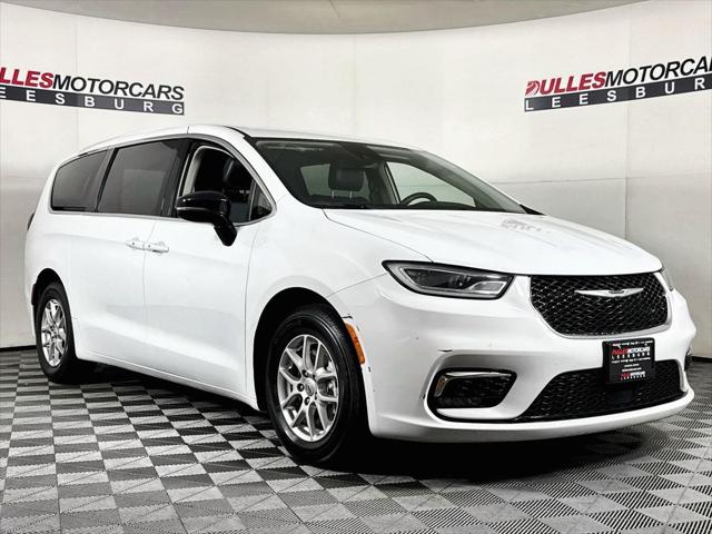 2024 Chrysler Pacifica Touring L for sale in Leesburg, VA