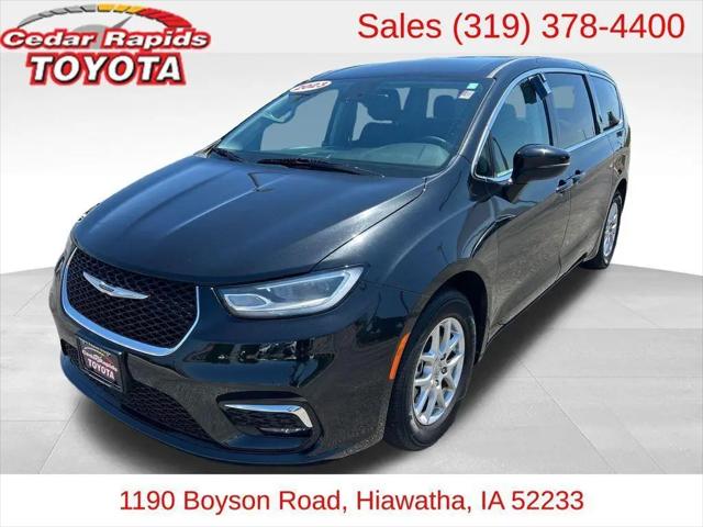 2023 Chrysler Pacifica Touring L for sale in Hiawatha, IA