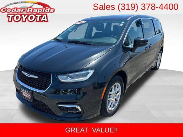 2023 Chrysler Pacifica Touring L for sale in Hiawatha, IA