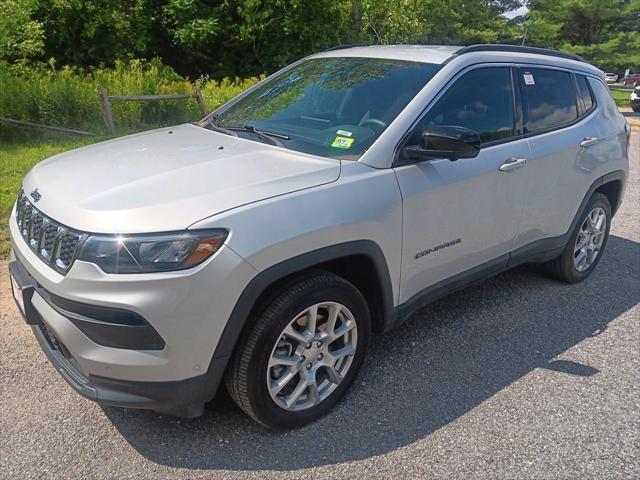 2024 Jeep Compass Latitude Lux FWD