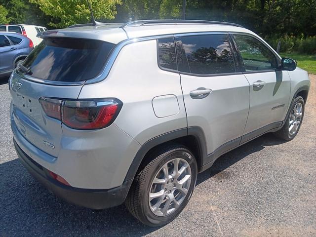 2024 Jeep Compass Latitude Lux FWD