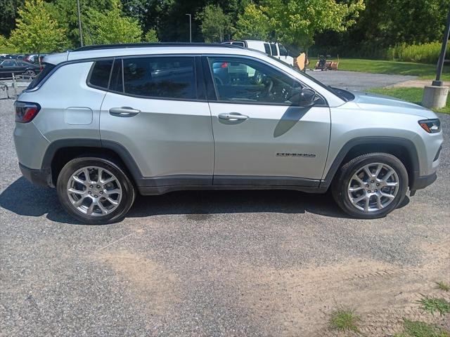 2024 Jeep Compass Latitude Lux FWD