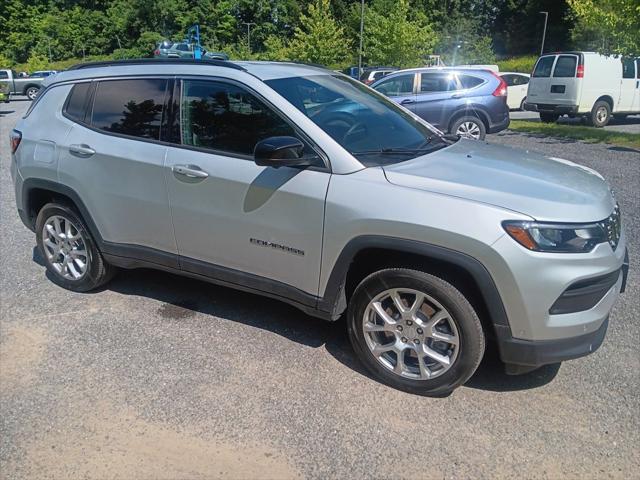 2024 Jeep Compass Latitude Lux FWD