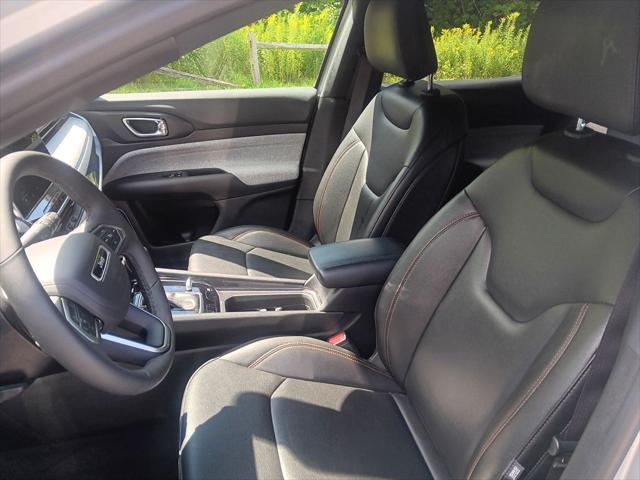 2024 Jeep Compass Latitude Lux FWD
