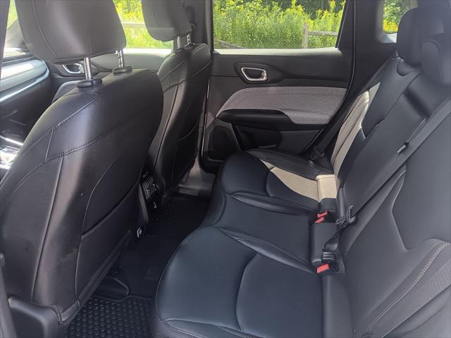 2024 Jeep Compass Latitude Lux FWD