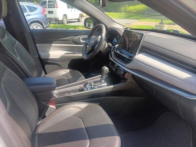 2024 Jeep Compass Latitude Lux FWD