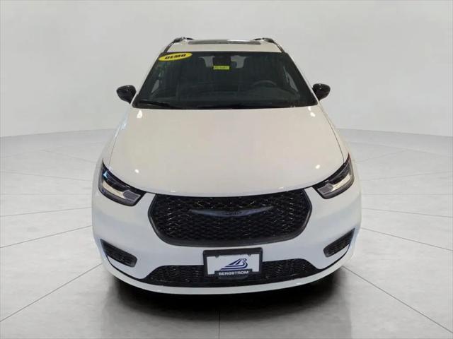 2026 Chrysler Pacifica Limited AWD for sale in Oshkosh, WI