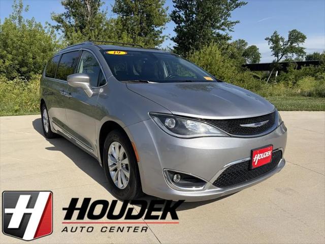 2019 Chrysler Pacifica Touring L for sale in Marion, IA