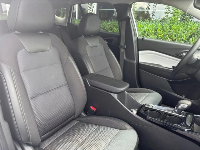 2025 Chevrolet Trax FWD LT
