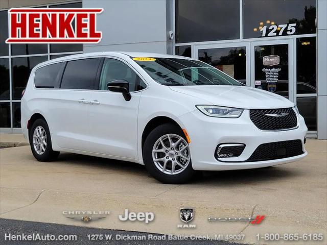 2024 Chrysler Pacifica Touring L for sale in Battle Creek, MI