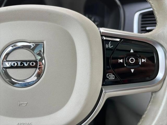 2016 Volvo XC90 T6 Momentum