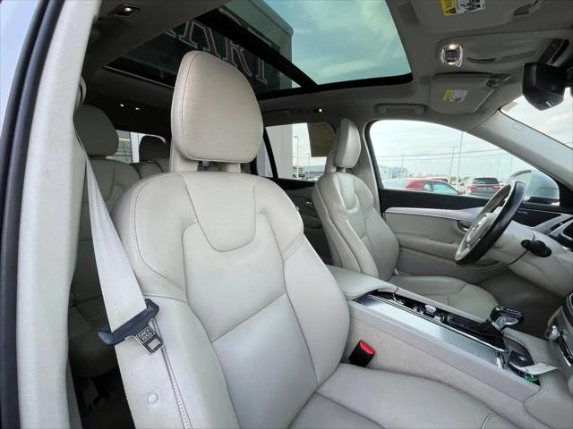 2016 Volvo XC90 T6 Momentum