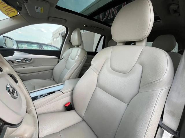 2016 Volvo XC90 T6 Momentum