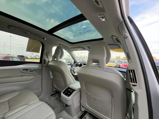 2016 Volvo XC90 T6 Momentum