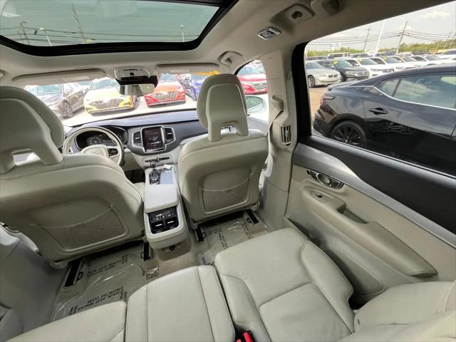 2016 Volvo XC90 T6 Momentum