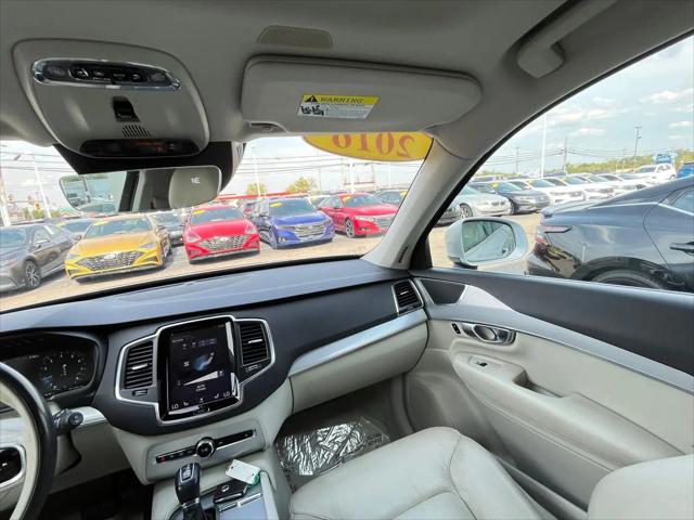 2016 Volvo XC90 T6 Momentum
