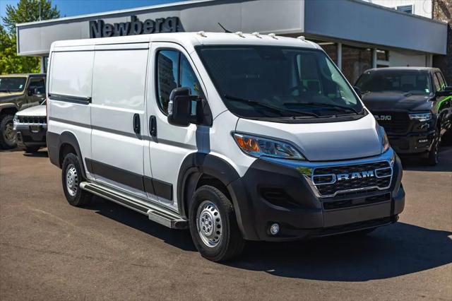 2025 Ram ProMaster 2500 Cargo Van Tradesman Low Roof 136 WB w/Pass Seat