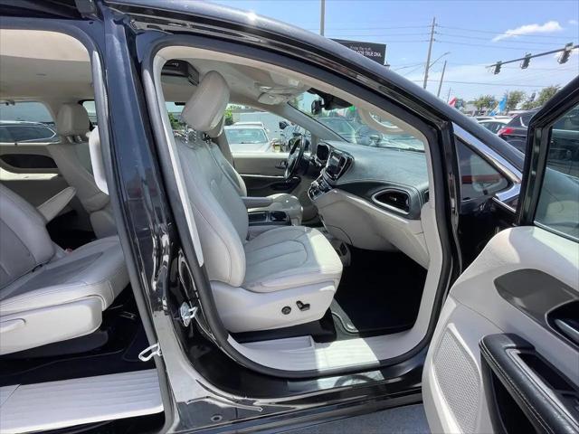 2021 Chrysler Pacifica Hybrid Touring L