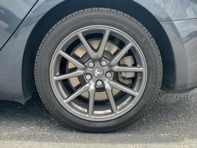 2020 Tesla Model 3 Standard Range Rear-Wheel Drive