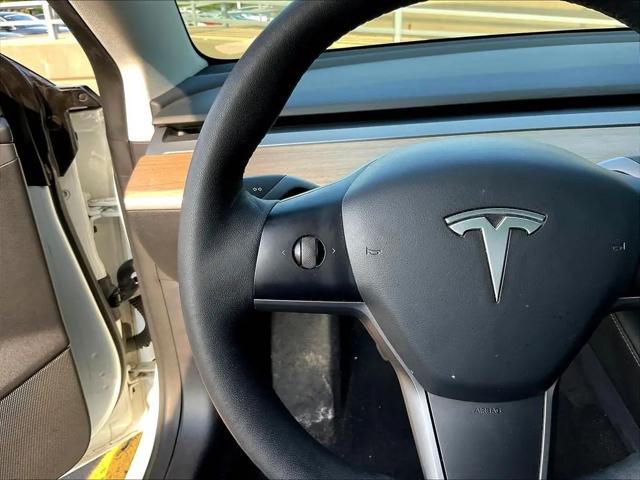 2021 Tesla Model 3 Standard Range Plus Rear-Wheel Drive