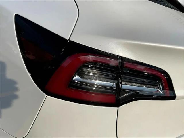 2021 Tesla Model 3 Standard Range Plus Rear-Wheel Drive