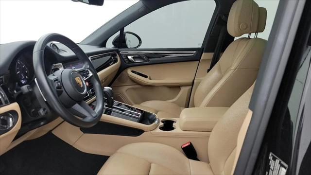 2022 Porsche Macan Macan