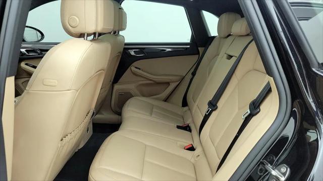 2022 Porsche Macan Macan