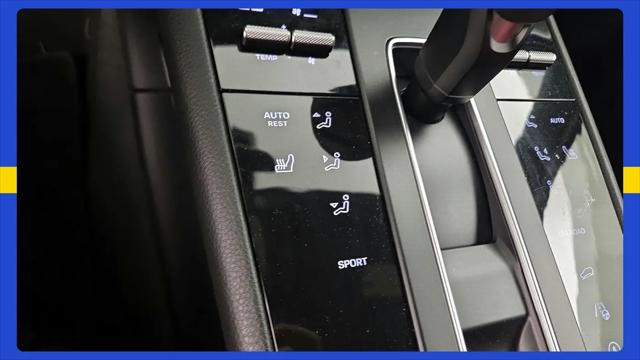 2022 Porsche Macan Macan